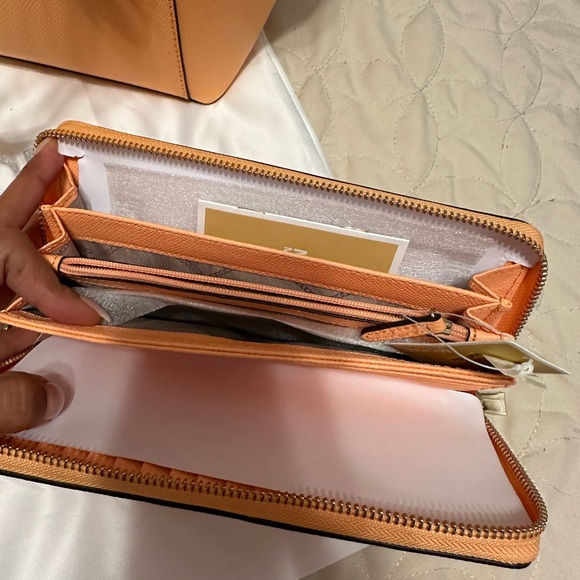 Jet Set East West Logo Charm Saffiano Leather Tote Bag - Picture 2 of 3